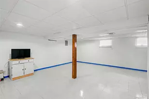 169 Charter Oaks Ave, Brentwood, NY 11717 - Photo 17