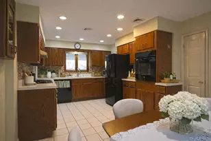 18 Strathmore Village Dr, South Setauket, NY 11720 - Photo 9