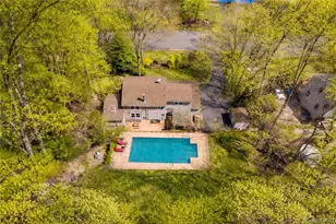 107 Red Oak Ct, Port Jefferson, NY 11777 - Photo 3