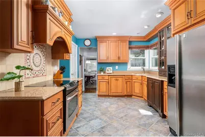 107 Red Oak Court, Port Jefferson, NY 11777 - Photo 7