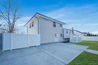 20 Marilynn Street, East Islip, NY 11730 - Photo 11