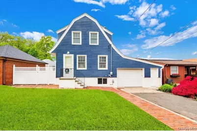 211 Bowne Street, Bronx, NY 10464 - Photo 1