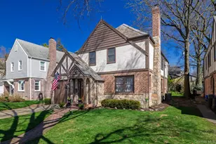 16 Revere Dr E, Floral Park, NY 11001 - Photo 23