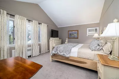 16 Revere Drive E, Floral Park, NY 11001 - Photo 11