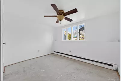 304 Maplewood Road, Huntington Station, NY 11746 - Photo 17