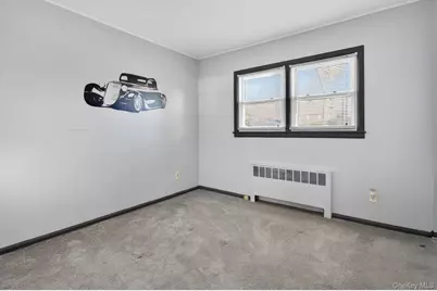 304 Maplewood Road, Huntington Station, NY 11746 - Photo 15