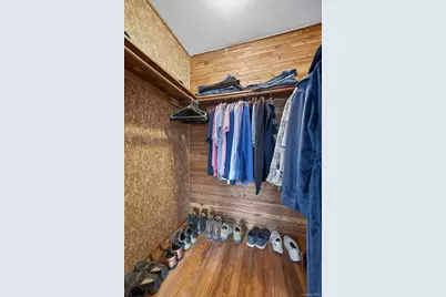 304 Maplewood Road, Huntington Station, NY 11746 - Photo 13