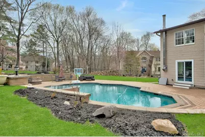 75 N Airmont Road, Suffern, NY 10901 - Photo 3