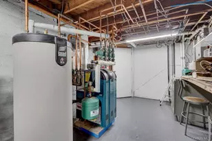 545 Mohawk E, West Hempstead, NY 11552 - Photo 25