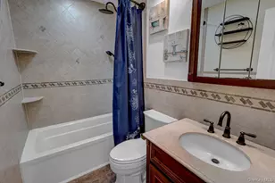 545 Mohawk E, West Hempstead, NY 11552 - Photo 23