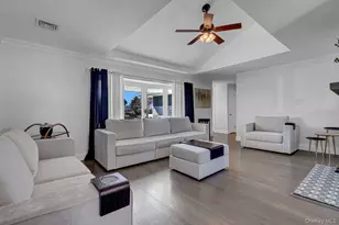 545 Mohawk E, West Hempstead, NY 11552 - Photo 7