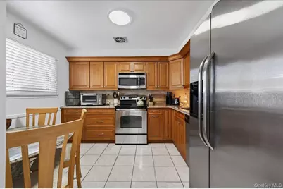 83 Buckingham Court, Pomona, NY 10970 - Photo 5