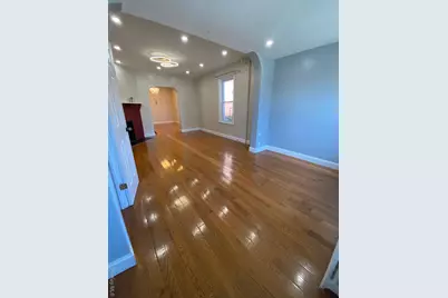 686 E 239th Street, Bronx, NY 10470 - Photo 3