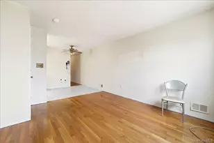 1050 Rensselaer Ave, New York, NY 10309 - Photo 9