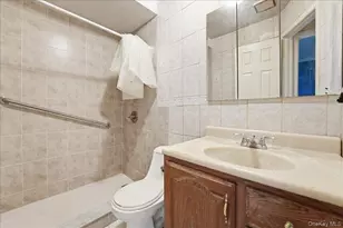 1050 Rensselaer Ave, New York, NY 10309 - Photo 5