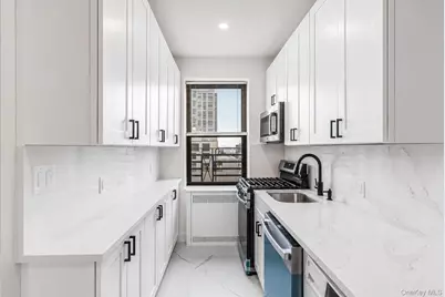 9876 Queens Boulevard #6L, Rego Park, NY 11374 - Photo 7