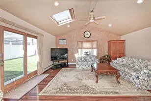 78 Center Ln, Levittown, NY 11756 - Photo 7