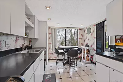 500 High Point Drive #211, Hartsdale, NY 10530 - Photo 5