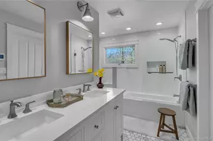 39 Hennessey Dr, Huntington, NY 11743 - Photo 15