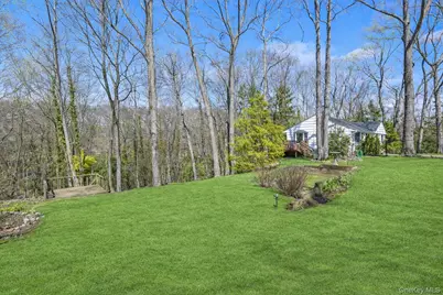 39 Hennessey Drive, Huntington, NY 11743 - Photo 23