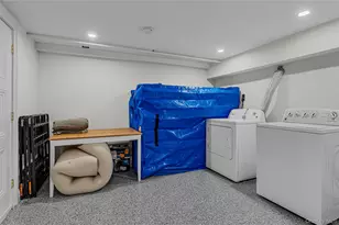 39 Hennessey Dr, Huntington, NY 11743 - Photo 19