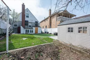 246-11 61st Ave, Little Neck, NY 11362 - Photo 19