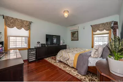 24611 61st Avenue, Little Neck, NY 11362 - Photo 9