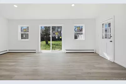 94 E Lakewood Street, Patchogue, NY 11772 - Photo 15