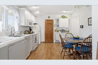 19 All Points Terrace, Holbrook, NY 11741 - Photo 5