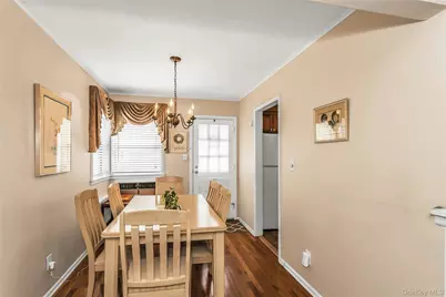 80 Knickerbocker Road N, Plainview, NY 11803 - Photo 9