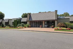 707 Bentley Ct, Saint James, NY 11780 - Photo 17