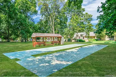 707 Bentley Court, Saint James, NY 11780 - Photo 19