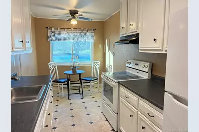 707 Bentley Court, Saint James, NY 11780 - Photo 7