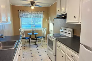 707 Bentley Ct, Saint James, NY 11780 - Photo 7