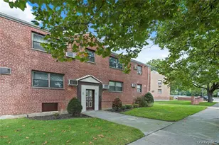 90-55 Shore Pkwy, Howard Beach, NY 11414 - Photo 23