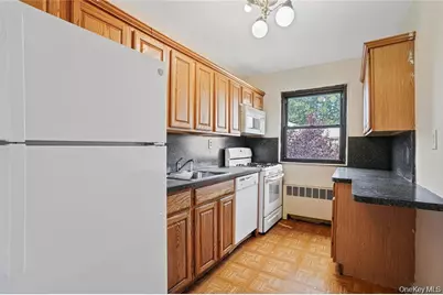 90-55 Shore Parkway #68, Howard Beach, NY 11414 - Photo 3