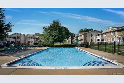 9 Williams Boulevard #17-2F, Lake Grove, NY 11755 - Photo 3