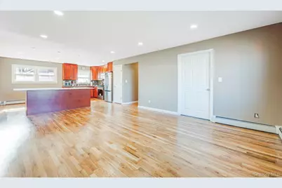 280 S Bayview Avenue, Amityville, NY 11701 - Photo 21