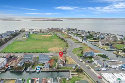 280 S Bayview Avenue, Amityville, NY 11701 - Photo 3