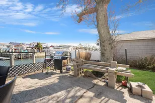 280 S Bayview Ave, Amityville, NY 11701 - Photo 11