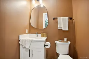 4 Squaw Rd, East Hampton, NY 11937 - Photo 13