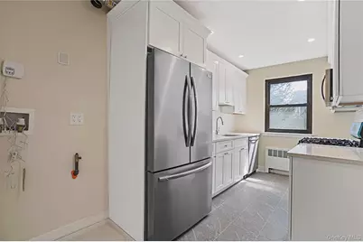 79 Beacon Hill Drive #B-25, Dobbs Ferry, NY 10522 - Photo 9