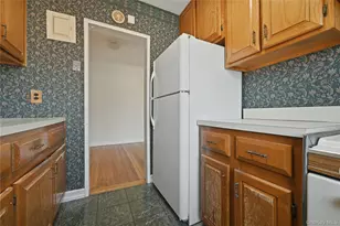 196-32 Pompeii Ave, Hollis, NY 11423 - Photo 17