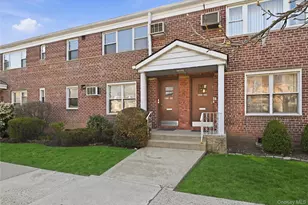 196-32 Pompeii Ave, Hollis, NY 11423 - Photo 3