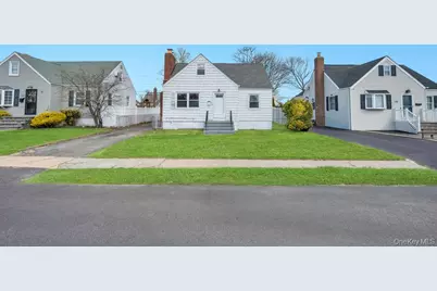 108 Lido Parkway, Lindenhurst, NY 11757 - Photo 3