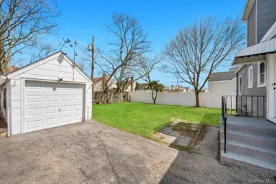 108 Lido Parkway, Lindenhurst, NY 11757 - Photo 7