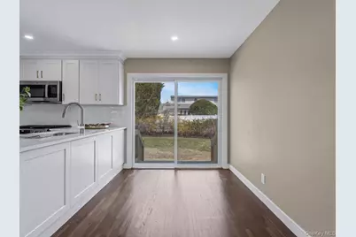 207 N Nassau Avenue, Massapequa, NY 11758 - Photo 5