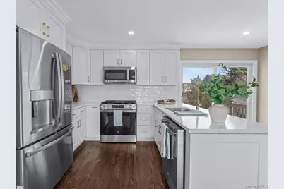 207 N Nassau Avenue, Massapequa, NY 11758 - Photo 9