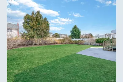 207 N Nassau Avenue, Massapequa, NY 11758 - Photo 17