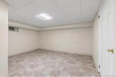 280 Knollwood Road, White Plains, NY 10607 - Photo 27